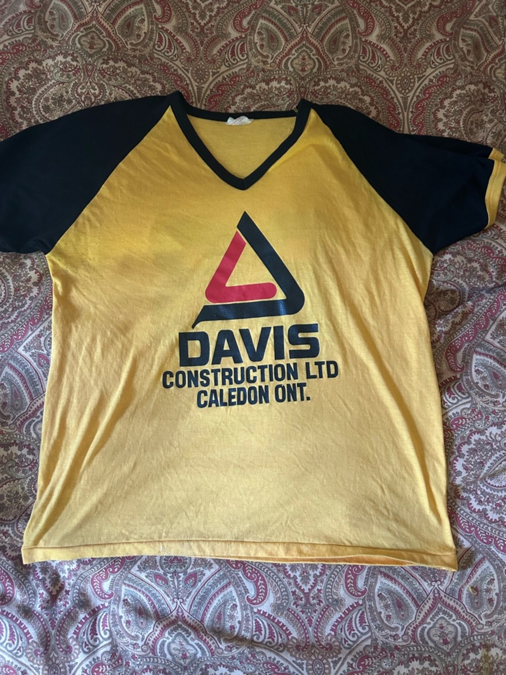 Yellow & Black Raglan V-Neck Shirt